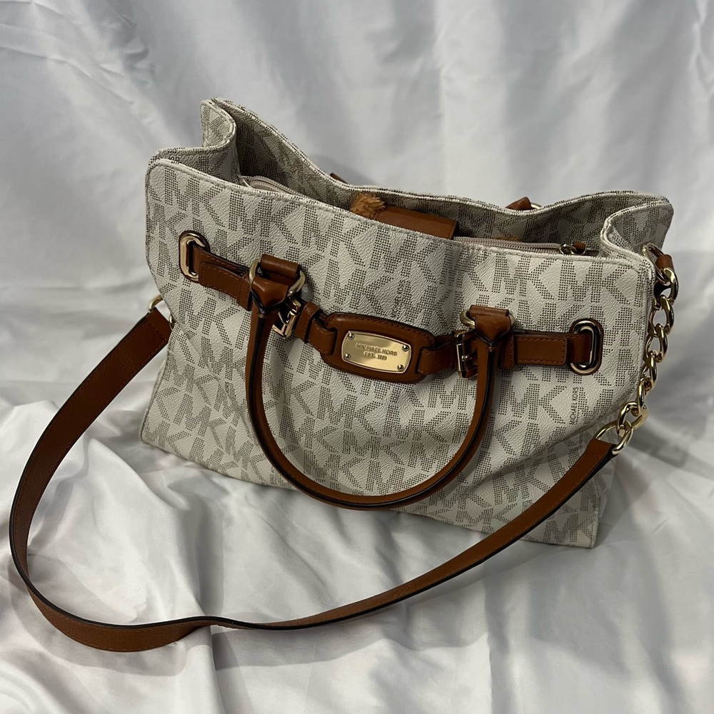 Michael Kors Beige Interior Handbag